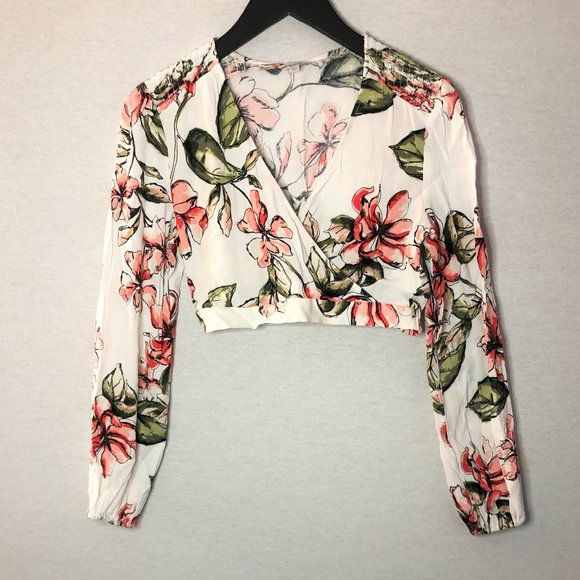 (NEW) GUESS White Floral Long Sleeve Crop Top - Picture 5 of 7